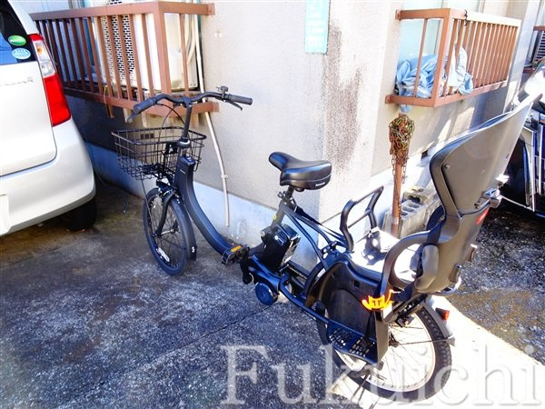 泉谷ビルのエントランス