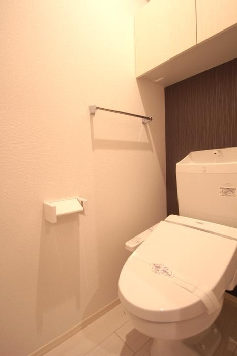 D-room空港西のトイレ|清潔感のあるトイレです。