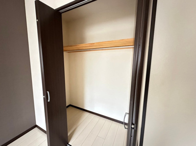 【収納】 | エルモス天神 | 別号室の写真になります。現況優先。