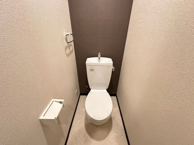 【トイレ】 | エルモス天神 | 別号室の写真になります。現況優先。