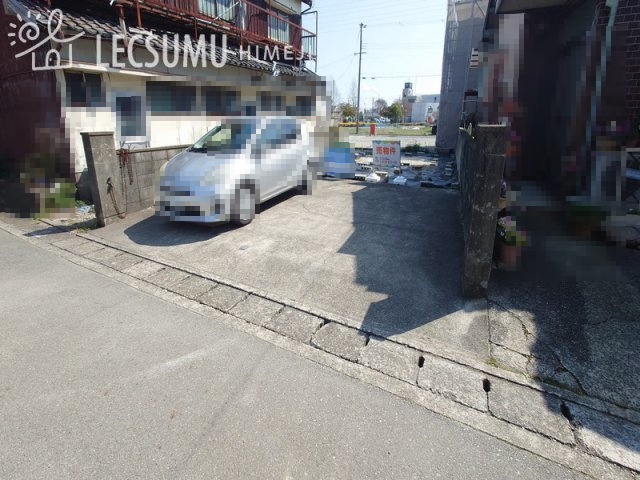 姫路市網干区垣内北町/中古戸建の前面道路含む現地写真