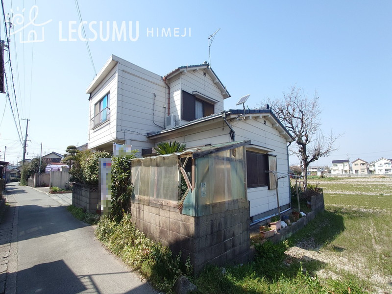 姫路市網干区垣内北町/中古戸建の前面道路含む現地写真