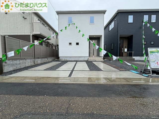 上尾市浅間台　1期　新築戸建　アーバンスタイル03の駐車場|並列2台分の駐車スペースあり！！