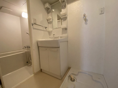 【洗面所】 | CB吉塚ベルジェ | 別号室の写真になります。現況優先。