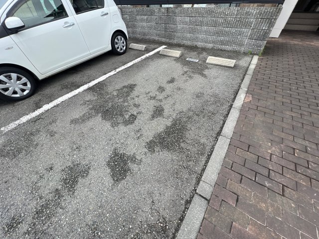 セリーヌヴィレッジＢの駐車場