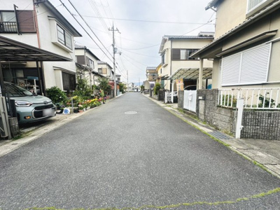 【前面道路含む現地写真】 | 雄琴5丁目　中古戸建 | 24時間営業のスーパーLAMU(ラムー) 雄琴店まで徒歩9分です♪