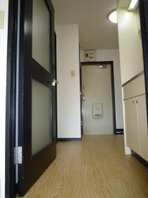 【玄関】 | セントラルコート駅南 | 別号室の写真になります。現況優先。