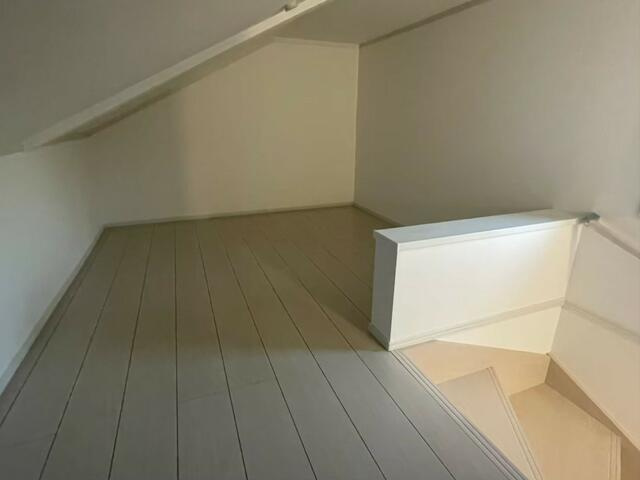 春江町3丁目戸建の洋室