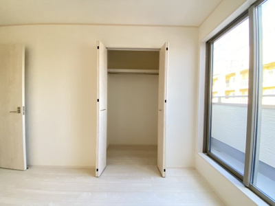 【収納】 | 那覇市仲井真（全8棟）1・2・3・4号棟 | 4号棟　洋室6帖＋CL付き♪