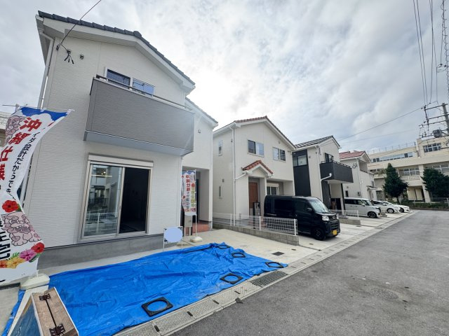 那覇市仲井真（全8棟）1・3号棟の外観|4号棟　駐車2台可♪EV車充電設備付き♪