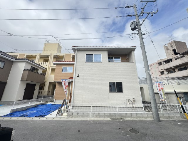 那覇市仲井真（全8棟）1・3号棟の外観|3号棟　駐車2台可♪EV車充電設備付き♪