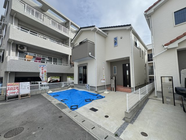 那覇市仲井真（全8棟）1・3・4号棟の外観|4号棟　駐車2台可♪EV車充電設備付き♪