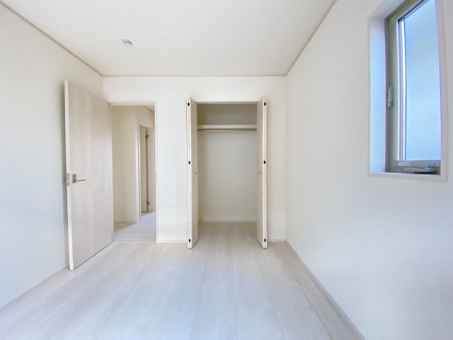 那覇市仲井真（全8棟）1・3・4号棟の収納|4号棟　洋室6帖＋CL付き♪
