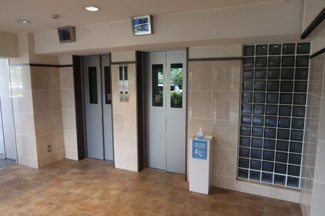 【設備】 | 【サンレスポアール☆8階部分】東向きのゆったりとしたリビングです！ | 平成29年5月☆フルリノベーション済