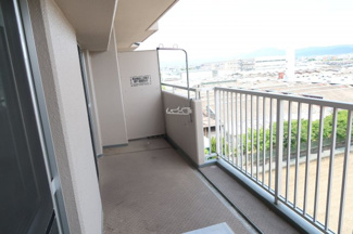 【バルコニー】 | 【サンレスポアール☆8階部分】東向きのゆったりとしたリビングです！ | 平成29年5月☆フルリノベーション済