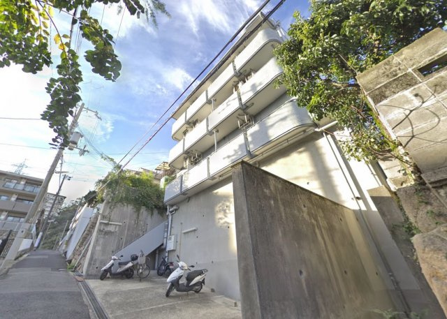 メゾーネ中尾