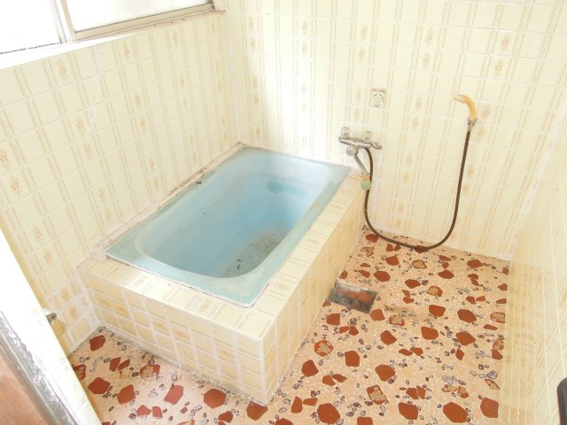 吉浜1売家の浴室