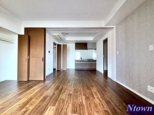 【居間・リビング】 | さくらHills NISHIKI Platinum Residence | ゆったりとしたリビングです