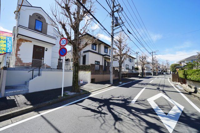 【横浜市旭区善部町46-11新築戸建て】★仲介手数料無料★（善部小学校・南希望が丘中学校）の前面道路含む現地写真