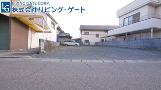 【前面道路含む現地写真】 | 甲府市富士見町2丁目 建築条件なし売地 整形地 敷地71坪 | 現地写真