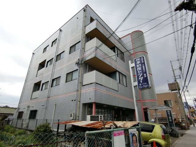 不動産センタービルの外観
