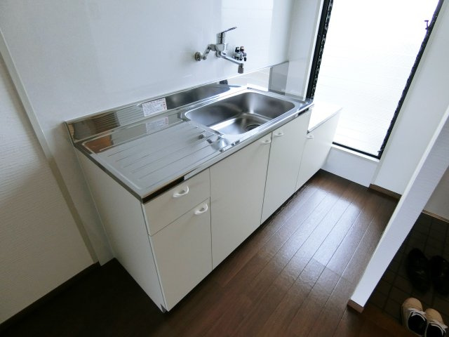 不動産センタービルのキッチン