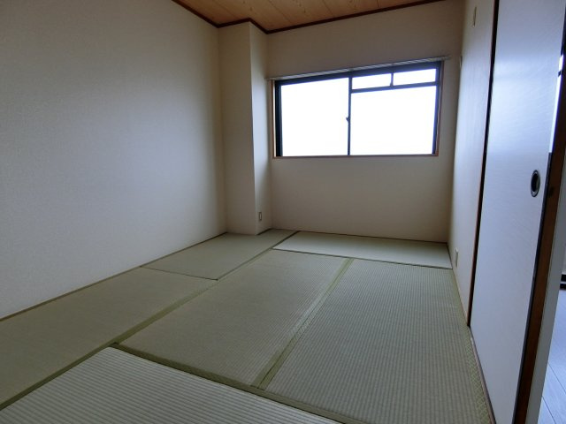 不動産センタービルの寝室