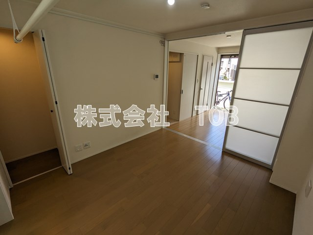 【洋室】 | Emyu エミュー