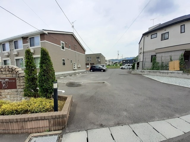 メゾン　リーブルの駐車場|駐車場