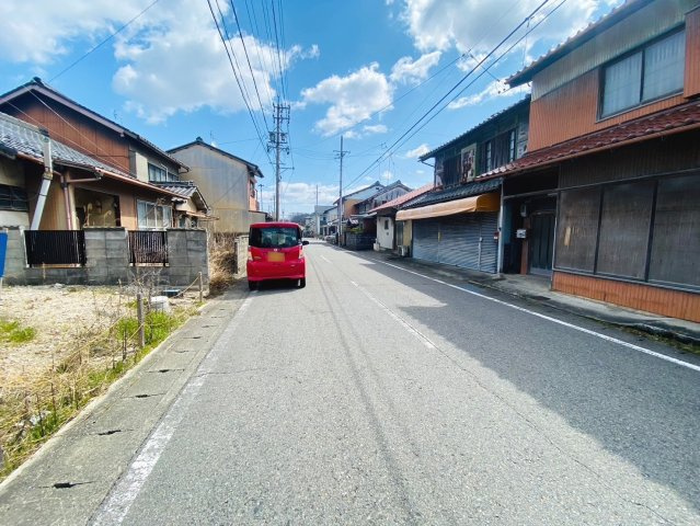 売土地　大垣市昼飯町　51.99坪の前面道路含む現地写真