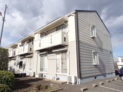 写真裏手が、建物入口です！