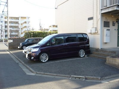 ★敷地内駐車場★（有料・要空き確認）