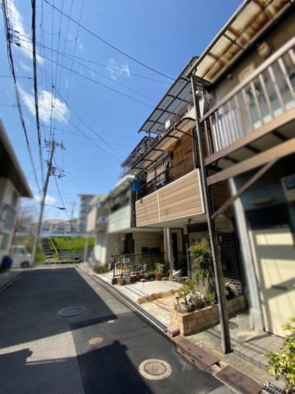 【前面道路含む現地写真】