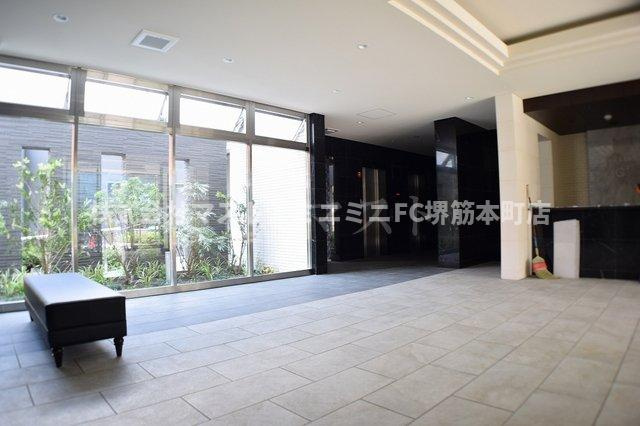 大阪市東成区東小橋１丁目の賃貸マンションのロビー