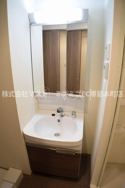 大阪市東成区東小橋１丁目の賃貸マンションの洗面所
