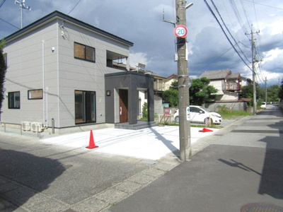 【前面道路含む現地写真】 | 新築戸建　甲府市国母2丁目 | 前面道路含む現地写真です