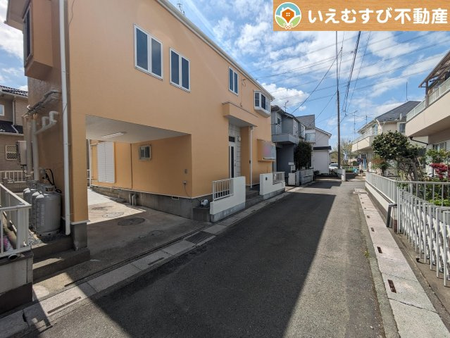 熊谷市玉井　中古戸建の前面道路含む現地写真