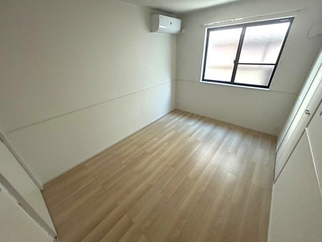 【洋室】 | スペチアーレ　ドゥーエ