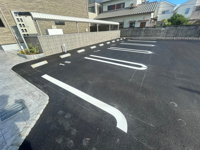 【駐車場】 | スペチアーレ　ドゥーエ