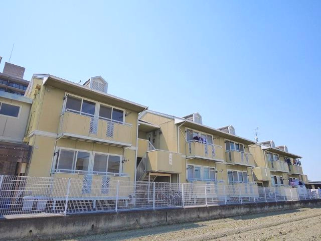 グランドハイツ岡田の外観|外観は落ち着いています