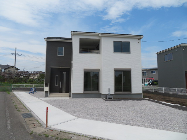 第1吉井町矢田（全3棟）1号棟の前面道路含む現地写真|建物完成済みでございます。お部屋のご内覧可能でございます。お気軽にお問合せ下さいませ(^▽^)/