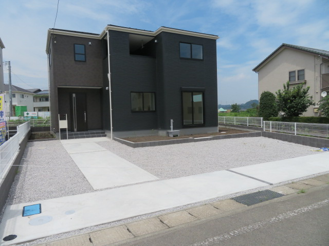 第1吉井矢田（全3棟）3号棟の前面道路含む現地写真|前面道路含む現地写真です