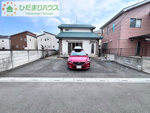 上尾市日の出3丁目　中古一戸建ての駐車場