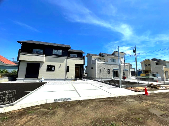 藤岡市下栗須（全11棟）7号棟の前面道路含む現地写真|前面道路含む現地写真です