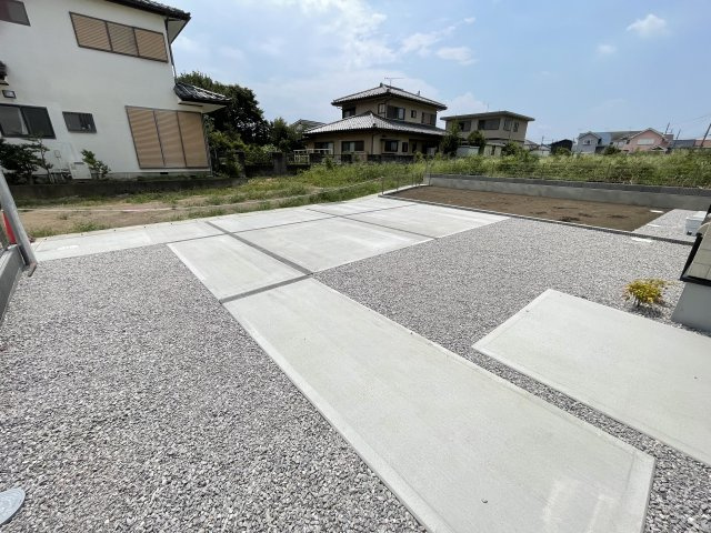 藤岡市下栗須（全11棟）7号棟の駐車場|建物完成済みでございます。お部屋のご内覧可能でございます。お気軽にお問合せ下さいませ(^▽^)/