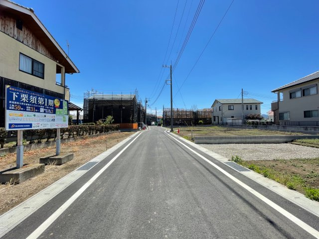 藤岡市下栗須（全11棟）8号棟の前面道路含む現地写真