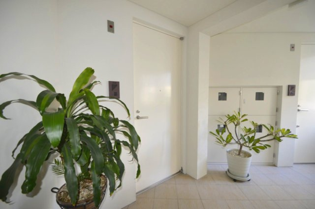 コルティーレ世田谷の玄関