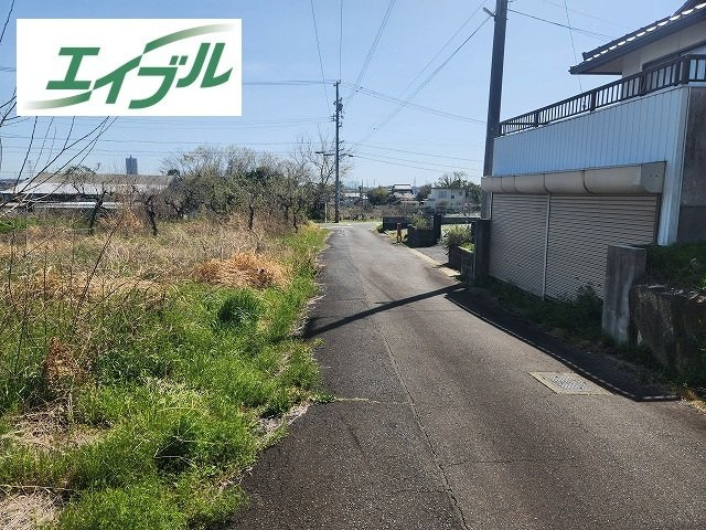 小牧市大字林　中古戸建の前面道路含む現地写真