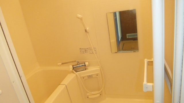 ドゥミエール・ソフィアの浴室|給湯付きお風呂です。