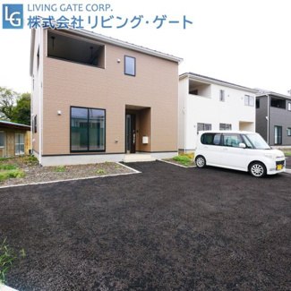 【駐車場】 | カースペースは並列3台分　車庫入れも楽々